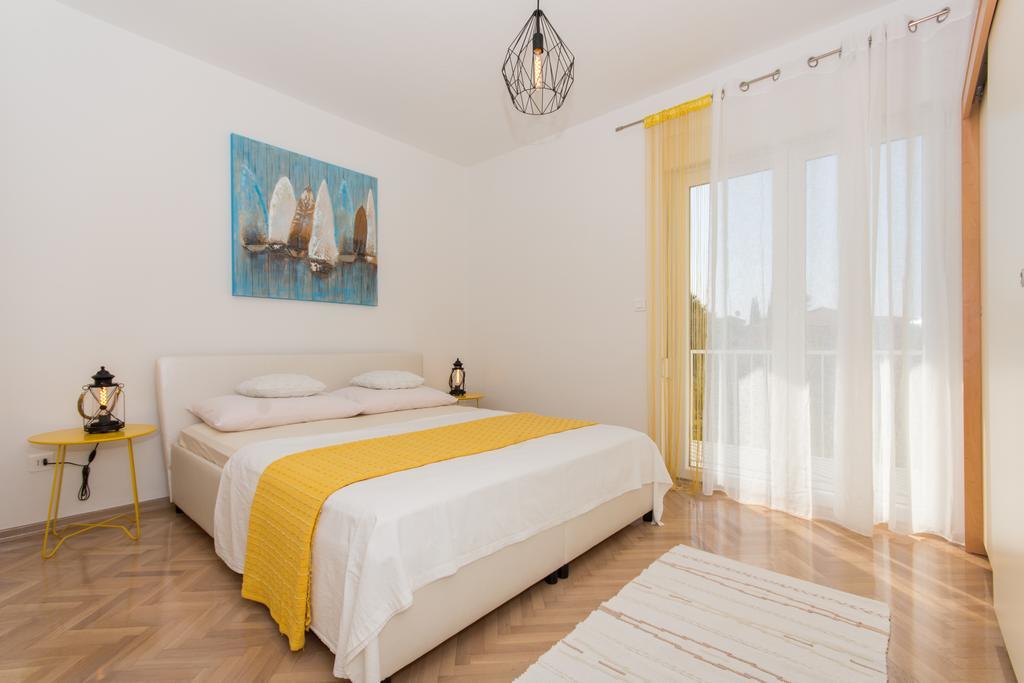 Apartment Mika1 Trogir Bagian luar foto